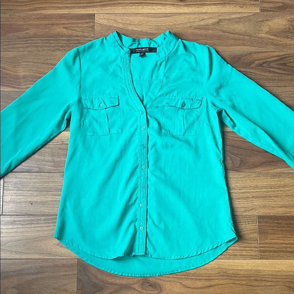 Chic Turquoise Button-Down Shirt Teal V Neck